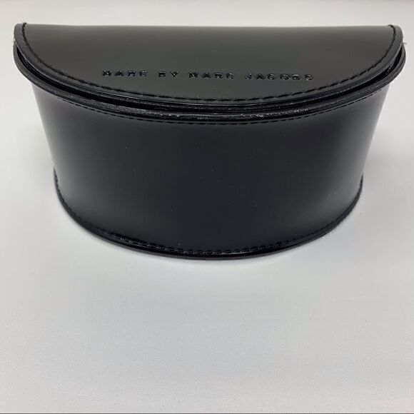 Marc by Marc Jacobs Sunglass Holder with Pocket - Picture 2 of 3
